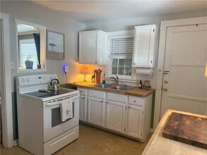 1102 Albemarle St in Brunswick, GA - Building Photo - Building Photo