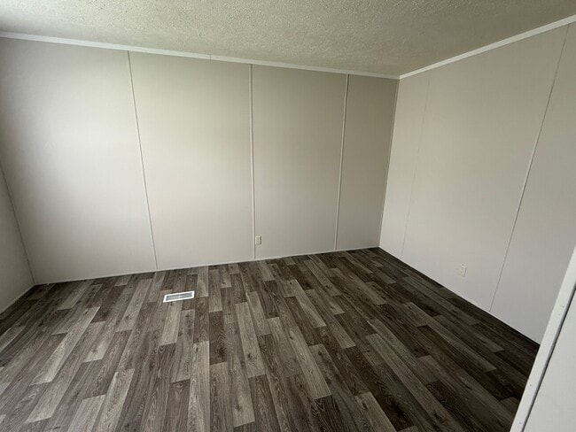 511 Pettycoat Ln in Battle Creek, MI - Building Photo - Building Photo