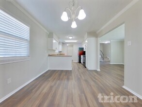 6128 Silver Leaf Dr in League City, TX - Foto de edificio - Building Photo