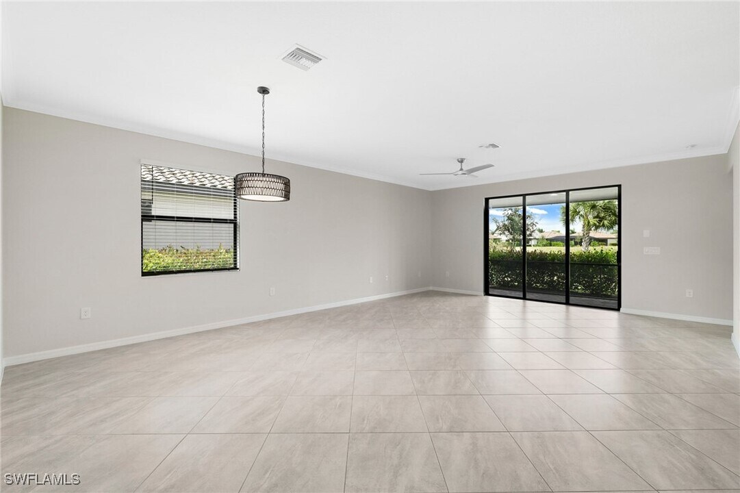 19752 The Pl Blvd in Estero, FL - Building Photo