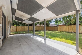 6639 Indian Falls Dr in Missouri City, TX - Building Photo - Building Photo