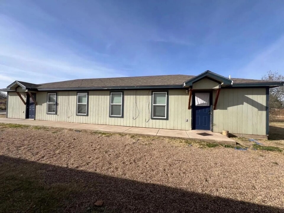 328 37th St in Lubbock, TX - Building Photo