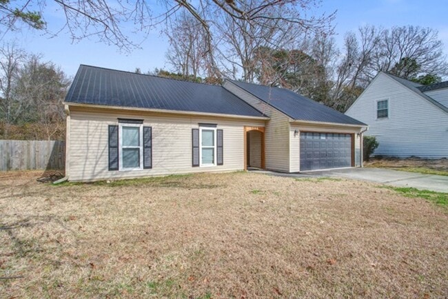 2451 Castlereagh Rd in Charleston, SC - Building Photo - Building Photo