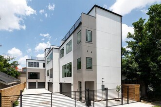 3110 Live Oak St in Houston, TX - Building Photo - Building Photo