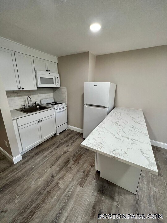 53 Ridgewood Ln in Gardner, MA - Building Photo
