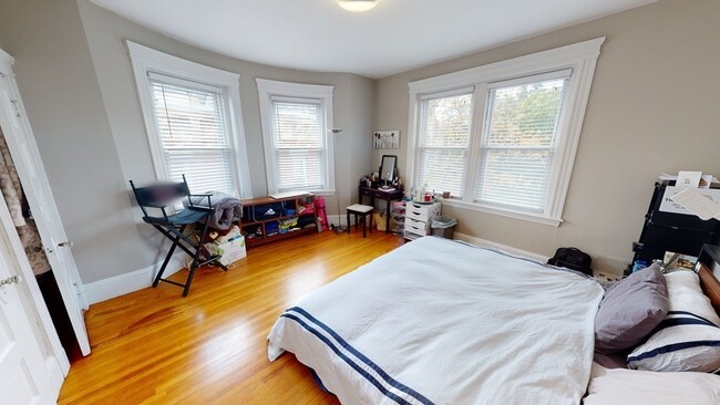 185 Winthrop Rd, Unit 22A in Brookline, MA - Building Photo - Building Photo