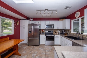 87-1054-1054 Ohe'Ohe St in Waianae, HI - Building Photo - Building Photo