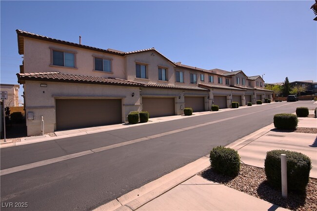 6276 Haiku Stairs St in Las Vegas, NV - Building Photo - Building Photo