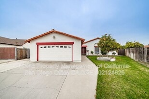 2161 Taylor Pl in Escondido, CA - Building Photo