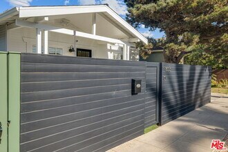 1605 Cabrillo Ave in Los Angeles, CA - Building Photo - Building Photo