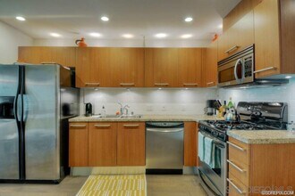 825 W Beech St in San Diego, CA - Building Photo - Building Photo