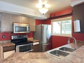 40 S Boulder Cir, Unit 4021 in Boulder, CO - Foto de edificio - Building Photo