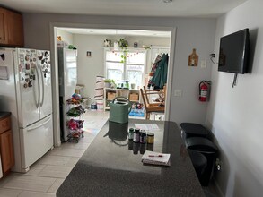 124 Pershing Ave in Roselle Park, NJ - Building Photo - Building Photo