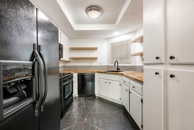 10 Timbre in Rancho Santa Margarita, CA - Building Photo - Building Photo