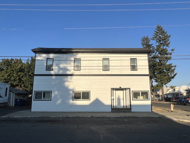property at 2904.5 N Cedar St