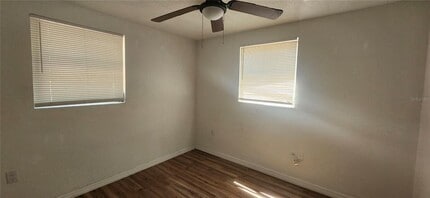 5320 Pine St in Seffner, FL - Building Photo - Building Photo