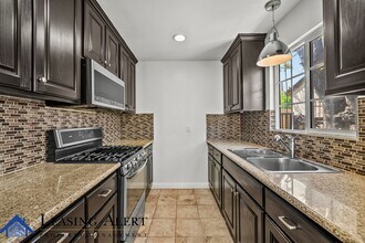 7800 Lindley Ave in Los Angeles, CA - Building Photo - Building Photo