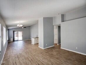 15020 W Watson Ln in Surprise, AZ - Building Photo - Building Photo