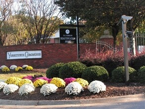 Yorktown Commons Luxury Apartments in Tuscaloosa, AL - Foto de edificio - Building Photo