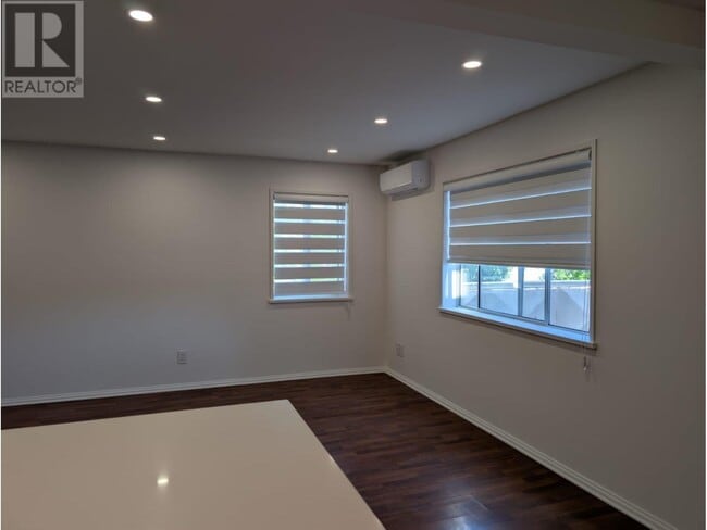 property at 4XX E Columbia St
