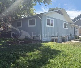 1110 S College Ave in College Place, WA - Building Photo - Building Photo