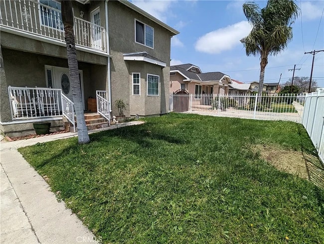 property at 2317 S Harcourt Ave