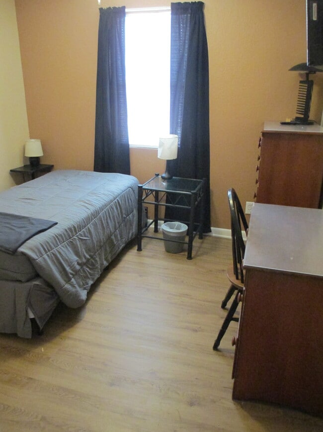 702 Hughlett Ave in Cocoa, FL - Building Photo - Building Photo