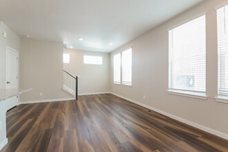 18582 E 47th Dr in Denver, CO - Building Photo - Building Photo