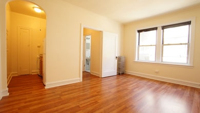 2532 N Sawyer Ave, Unit 2536-411 in Chicago, IL - Building Photo - Building Photo