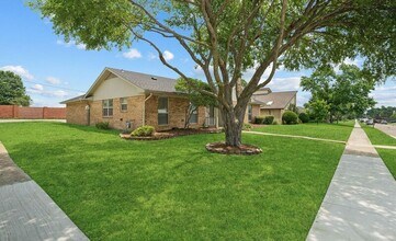1535 Rocky Point Dr in Lewisville, TX - Building Photo - Building Photo