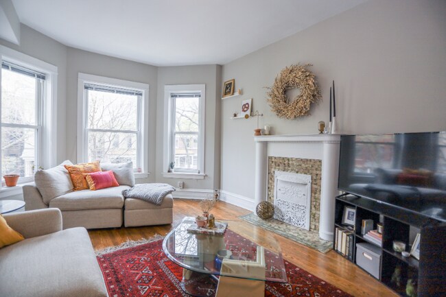 1315 W Eddy St in Chicago, IL - Building Photo - Building Photo