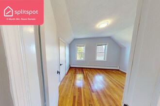 42 William St in Medford, MA - Building Photo - Building Photo