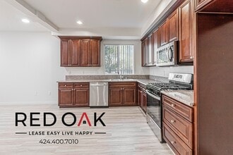 6829 Simpson Ave in Los Angeles, CA - Building Photo - Building Photo