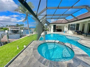 2544 SW 28th Pl in Cape Coral, FL - Building Photo - Building Photo
