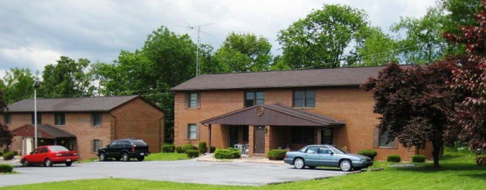 321 Pendleton Dr in Martinsburg, WV - Building Photo