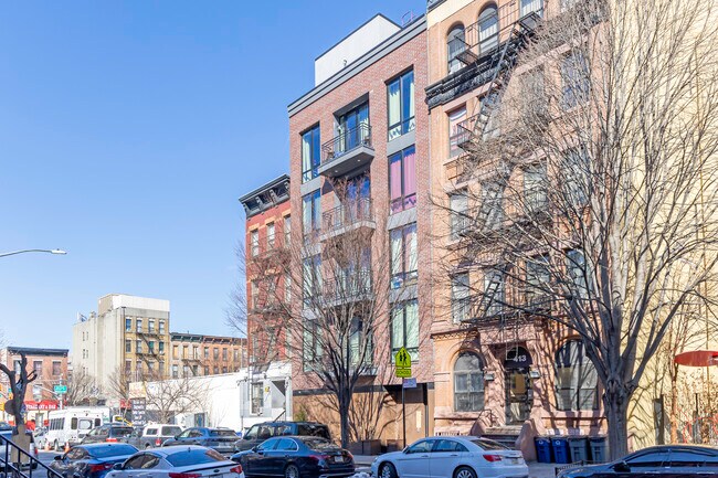 407 E 117th St in New York, NY - Foto de edificio - Building Photo