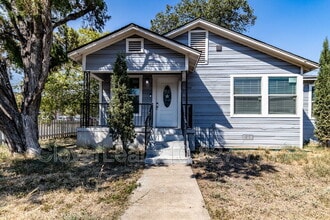 139 Hansford St in San Antonio, TX - Building Photo - Building Photo