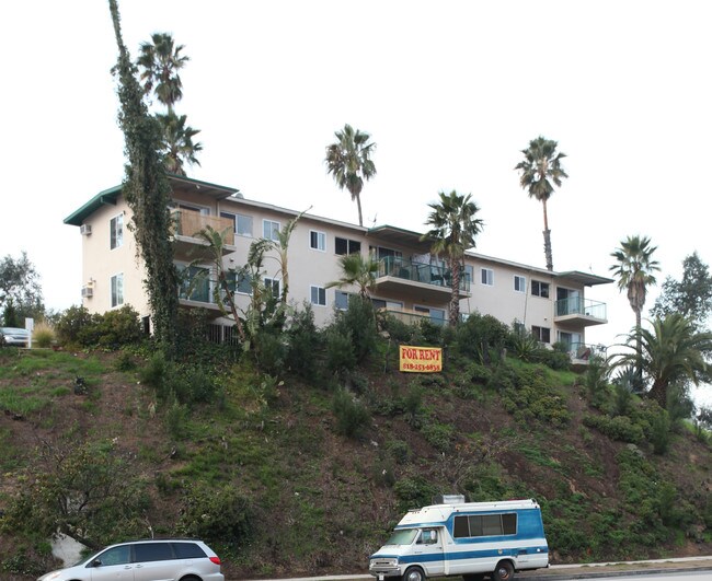 2470 Colorado Blvd in Los Angeles, CA - Foto de edificio - Building Photo