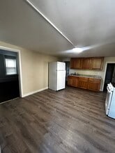 20 Lounsbury Ave in Waterbury, CT - Building Photo - Building Photo