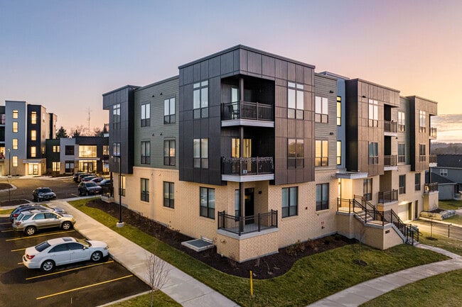 The Outlook at 1000 Oaks