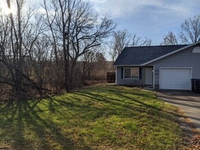 487 W Prairie St in Endeavor, WI - Building Photo - Building Photo