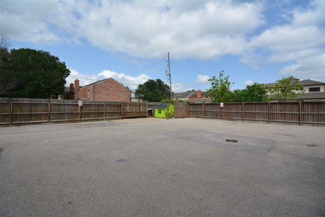 property at 1526 East Ave