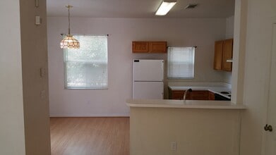 1710 NW 7th St in Gainesville, FL - Building Photo - Building Photo