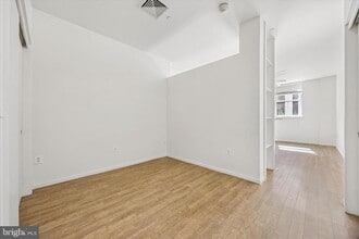 1015 W Lancaster Ave in Bryn Mawr, PA - Building Photo - Building Photo