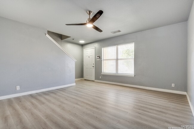 22 McLennan Oak in San Antonio, TX - Building Photo - Building Photo