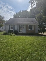 38 E 32nd St in Holland, MI - Building Photo