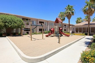 Desert Vista in Glendale, AZ - Foto de edificio - Building Photo