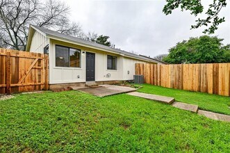 1602 W Braker Ln in Austin, TX - Building Photo - Building Photo