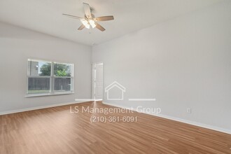 6103 Flower Meadow in San Antonio, TX - Building Photo - Building Photo