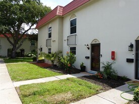 2700 Bayshore Blvd in Dunedin, FL - Building Photo
